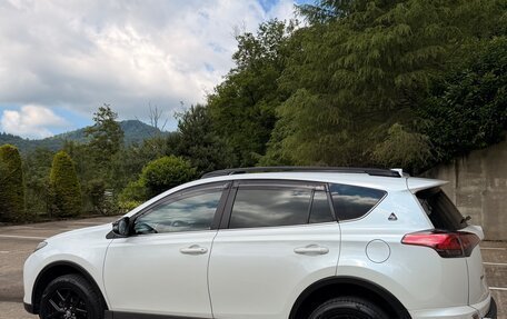 Toyota RAV4, 2018 год, 2 750 000 рублей, 2 фотография