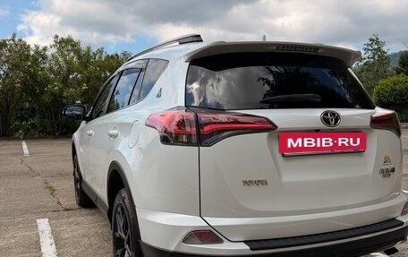 Toyota RAV4, 2018 год, 2 750 000 рублей, 5 фотография