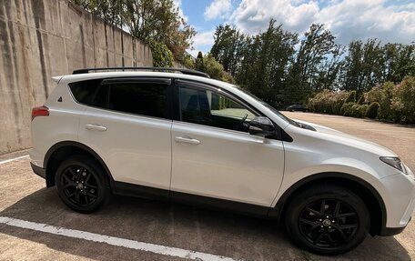 Toyota RAV4, 2018 год, 2 750 000 рублей, 15 фотография