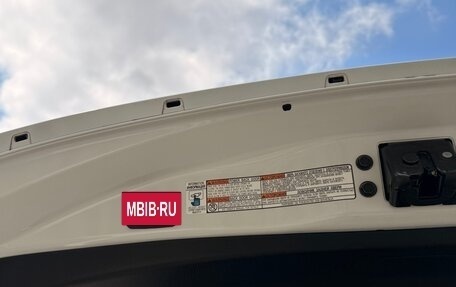 Toyota RAV4, 2018 год, 2 750 000 рублей, 9 фотография