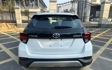 Toyota Yaris XP150 рестайлинг, 2022 год, 1 080 000 рублей, 8 фотография