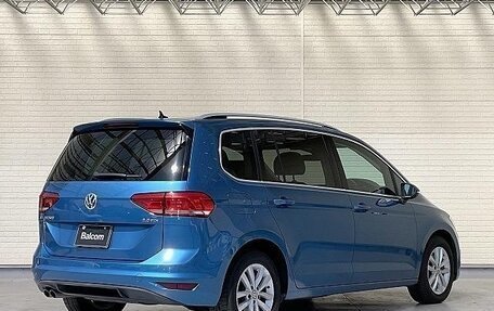 Volkswagen Touran III, 2019 год, 940 000 рублей, 6 фотография