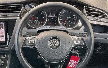 Volkswagen Touran III, 2019 год, 940 000 рублей, 9 фотография