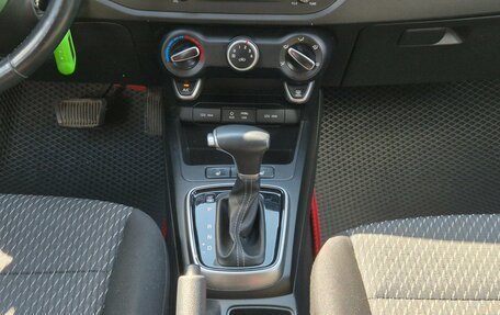 KIA Rio IV, 2018 год, 1 385 000 рублей, 11 фотография