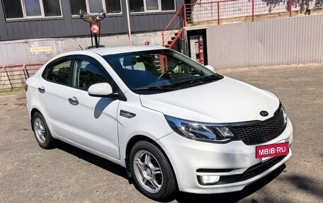 KIA Rio III рестайлинг, 2016 год, 700 000 рублей, 2 фотография
