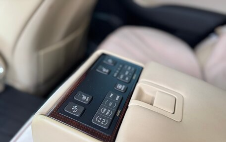 Toyota Crown, 2018 год, 2 470 000 рублей, 12 фотография