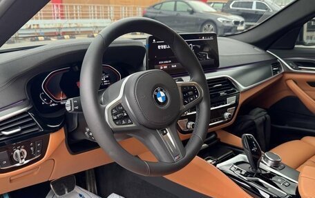 BMW 5 серия, 2022 год, 5 300 000 рублей, 17 фотография