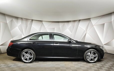 Mercedes-Benz E-Класс, 2019 год, 3 331 000 рублей, 6 фотография