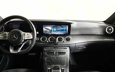 Mercedes-Benz E-Класс, 2019 год, 3 331 000 рублей, 15 фотография