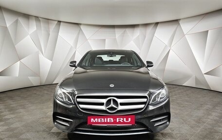 Mercedes-Benz E-Класс, 2019 год, 3 331 000 рублей, 7 фотография