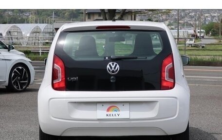 Volkswagen up! I рестайлинг, 2015 год, 490 000 рублей, 5 фотография