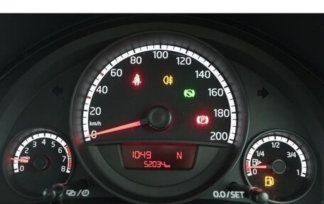 Volkswagen up! I рестайлинг, 2015 год, 490 000 рублей, 9 фотография
