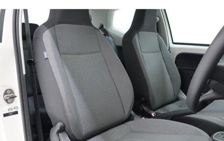 Volkswagen up! I рестайлинг, 2015 год, 490 000 рублей, 11 фотография