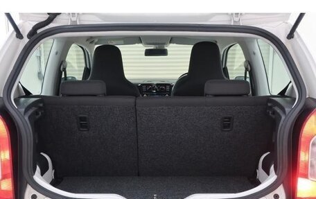 Volkswagen up! I рестайлинг, 2015 год, 490 000 рублей, 12 фотография