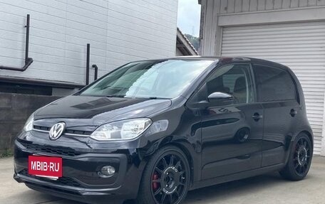 Volkswagen up! I рестайлинг, 2018 год, 620 000 рублей, 3 фотография