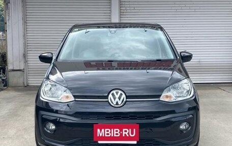 Volkswagen up! I рестайлинг, 2018 год, 620 000 рублей, 2 фотография