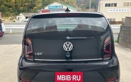 Volkswagen up! I рестайлинг, 2018 год, 620 000 рублей, 5 фотография