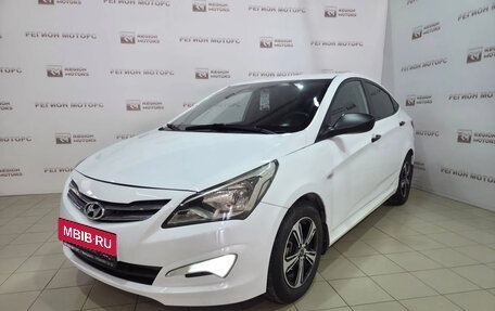Hyundai Solaris II рестайлинг, 2015 год, 999 900 рублей, 3 фотография
