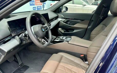 BMW 5 серия, 2025 год, 7 990 000 рублей, 2 фотография