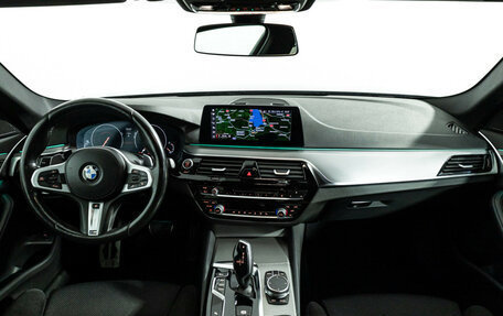 BMW 5 серия, 2018 год, 3 199 700 рублей, 14 фотография