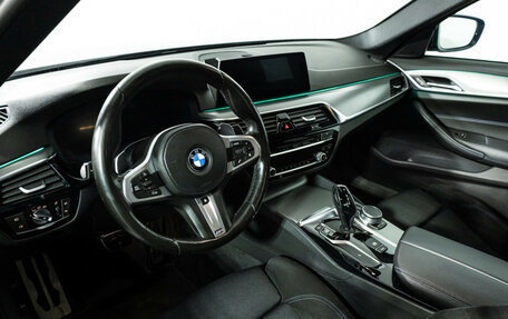 BMW 5 серия, 2018 год, 3 199 700 рублей, 12 фотография