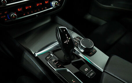 BMW 5 серия, 2018 год, 3 199 700 рублей, 19 фотография