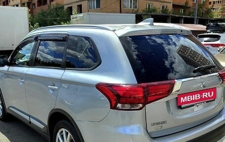 Mitsubishi Outlander III рестайлинг 3, 2018 год, 1 950 000 рублей, 5 фотография