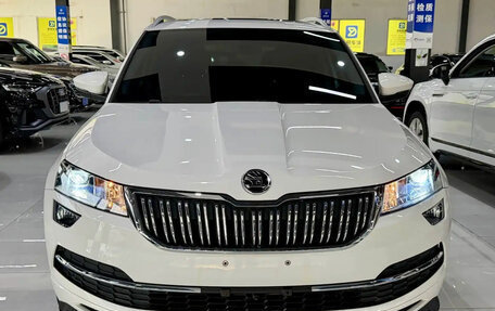 Skoda Karoq I, 2023 год, 2 060 000 рублей, 2 фотография
