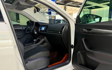 Skoda Karoq I, 2023 год, 2 060 000 рублей, 7 фотография