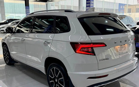 Skoda Karoq I, 2023 год, 2 060 000 рублей, 6 фотография