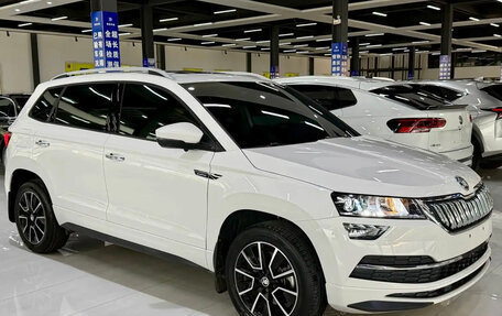Skoda Karoq I, 2023 год, 2 060 000 рублей, 3 фотография
