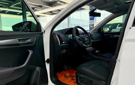 Skoda Karoq I, 2023 год, 2 060 000 рублей, 13 фотография