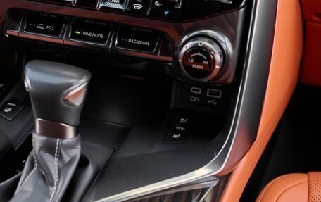 Lexus LX, 2023 год, 17 000 000 рублей, 22 фотография