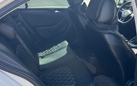 Volkswagen Jetta VI, 2015 год, 1 200 000 рублей, 18 фотография