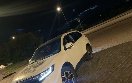 Mitsubishi Outlander III рестайлинг 3, 2019 год, 1 900 000 рублей, 6 фотография