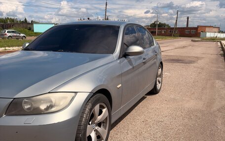 BMW 3 серия, 2005 год, 700 000 рублей, 2 фотография