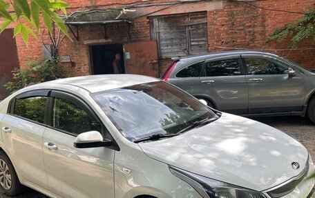 KIA Rio IV, 2018 год, 950 000 рублей, 3 фотография