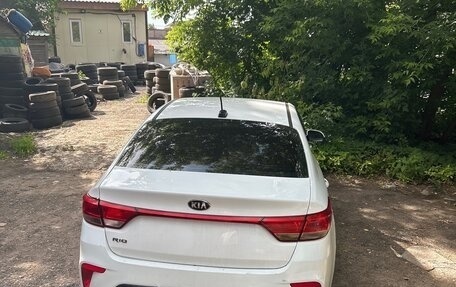 KIA Rio IV, 2018 год, 950 000 рублей, 2 фотография