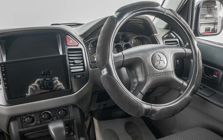 Mitsubishi Pajero III рестайлинг, 2003 год, 1 099 000 рублей, 15 фотография