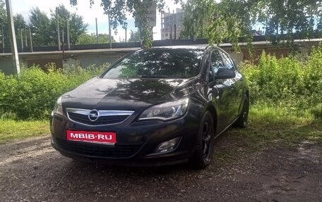 Opel Astra J, 2011 год, 600 000 рублей, 1 фотография