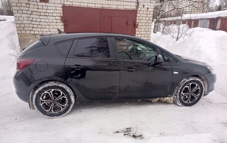 Opel Astra J, 2011 год, 600 000 рублей, 10 фотография