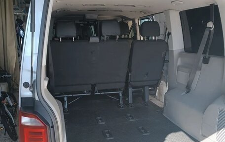 Volkswagen Caravelle T6 рестайлинг, 2017 год, 3 500 000 рублей, 3 фотография