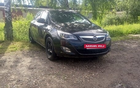 Opel Astra J, 2011 год, 600 000 рублей, 2 фотография