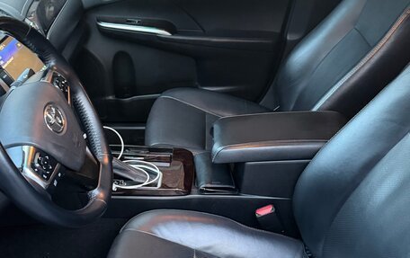 Toyota Camry, 2017 год, 2 350 000 рублей, 9 фотография