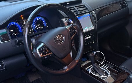 Toyota Camry, 2017 год, 2 350 000 рублей, 10 фотография