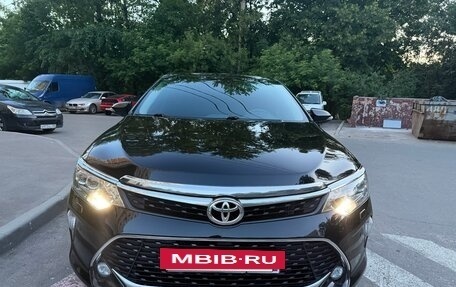 Toyota Camry, 2017 год, 2 350 000 рублей, 2 фотография