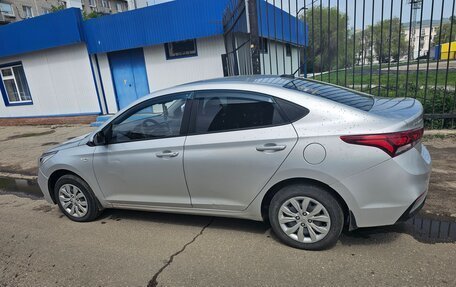 Hyundai Solaris II рестайлинг, 2018 год, 950 000 рублей, 4 фотография