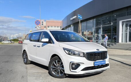 KIA Carnival III, 2018 год, 2 900 000 рублей, 3 фотография