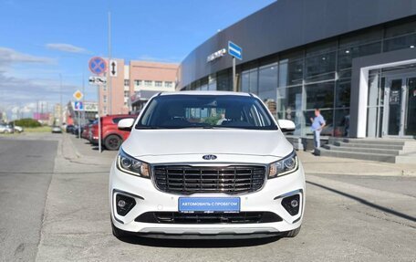 KIA Carnival III, 2018 год, 2 900 000 рублей, 2 фотография