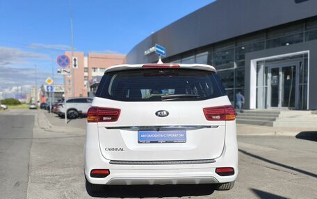 KIA Carnival III, 2018 год, 2 900 000 рублей, 5 фотография